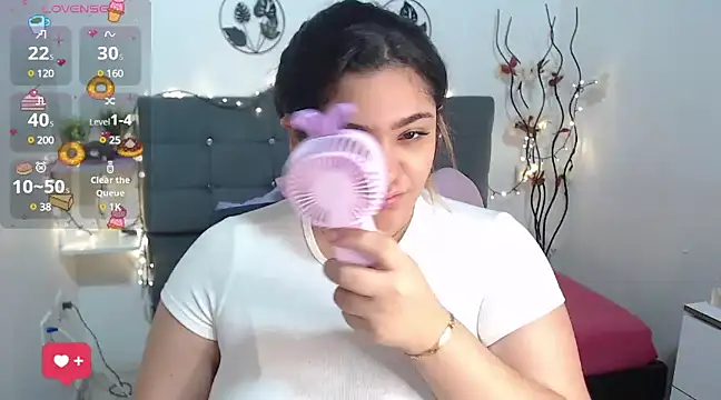 Snapshot of KathyGonzalez chatting on 12/02/24, 11:12 KathyGonzalez online show from 12/02/24, 11:12