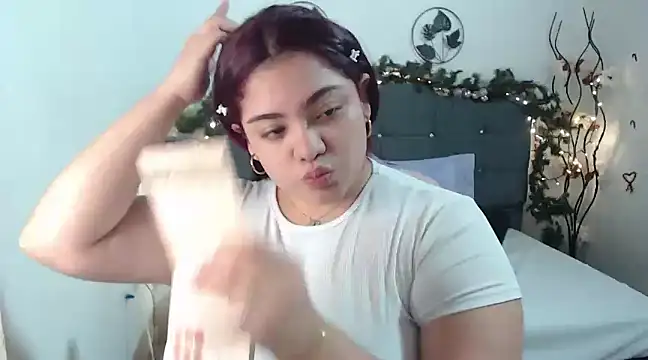Snapshot of KathyGonzalez chatting on 12/17/24, 11:39 KathyGonzalez online show from 12/17/24, 11:39