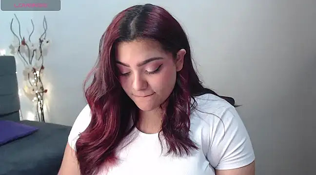 Snapshot of KathyGonzalez chatting on 02/18/25, 01:33 KathyGonzalez online show from 02/18/25, 01:33