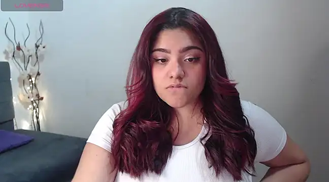 Snapshot of KathyGonzalez chatting on 02/18/25, 04:37 KathyGonzalez online show from 02/18/25, 04:37