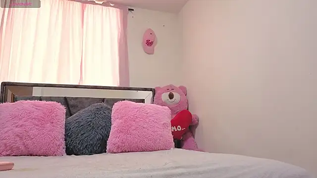 Hotsamantamature online show from 10/30/25, 08:42