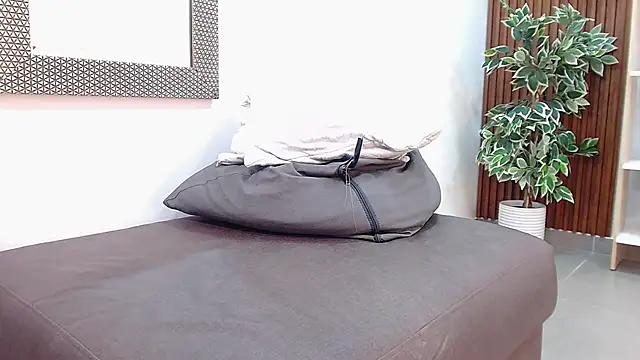 Snapshot of _Daneshka chatting on 01/28/25, 02:10 Daneshka online show from 01/28/25, 02:10