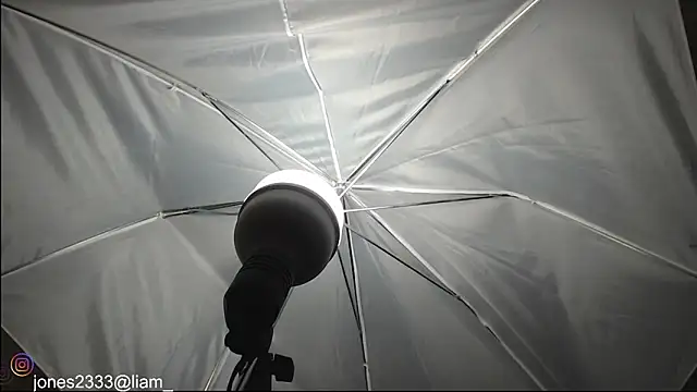 Jonesliam23 online show from 11/16/25, 06:57