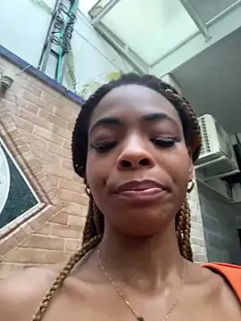 Snapshot of adaraSmiith chatting on 01/15/25, 11:32 adaraSmiith online show from 01/15/25, 11:32