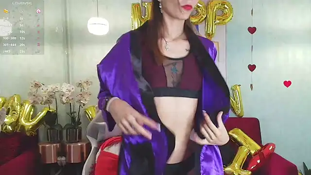 Snapshot of Tamara_slimx chatting on 02/15/25, 01:53 Tamara slimx online show from 02/15/25, 01:53