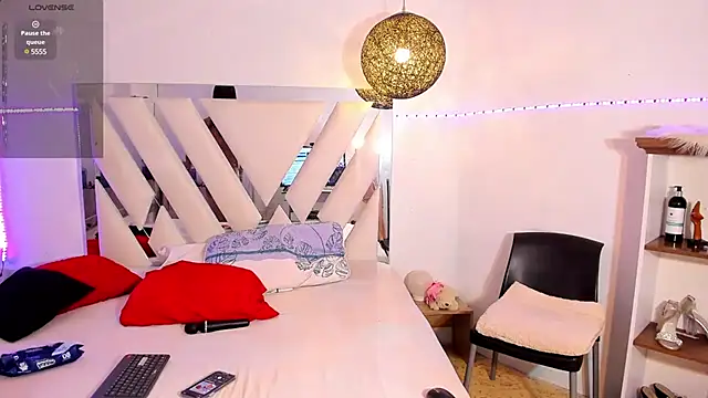 rose scottt online show from 02/14/25, 11:21