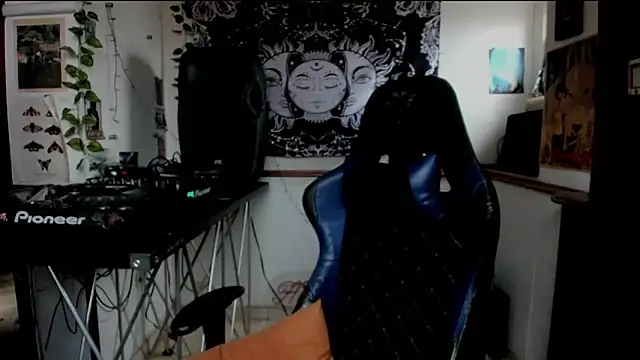 Snapshot of Demongirl6666 chatting on 03/17/25, 05:49 Demongirl6666 online show from 03/17/25, 05:49