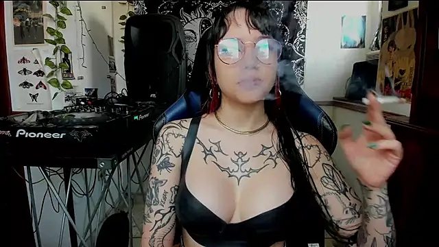 Snapshot of Demongirl6666 chatting on 03/18/25, 06:26 Demongirl6666 online show from 03/18/25, 06:26
