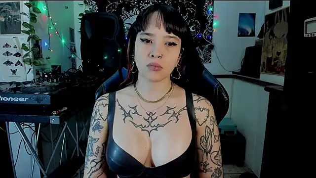 Snapshot of Demongirl6666 chatting on 03/19/25, 12:37 Demongirl6666 online show from 03/19/25, 12:37