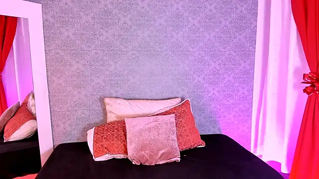 Snapshot of CatrinaRossi chatting on 01/05/25, 08:10 CatrinaRossi online show from 01/05/25, 08:10