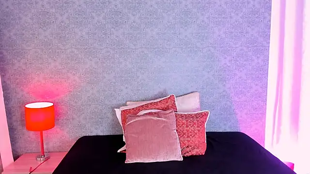 Snapshot of CatrinaRossi chatting on 01/10/25, 07:54 CatrinaRossi online show from 01/10/25, 07:54