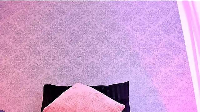 Snapshot of CatrinaRossi chatting on 02/06/25, 12:54 CatrinaRossi online show from 02/06/25, 12:54