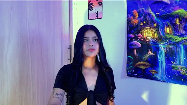 Snapshot of CatrinaRossi chatting on 11/05/25, 03:28 CatrinaRossi online show from 11/05/25, 03:28