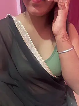 Snapshot of Bittu-rani chatting on 11/19/25, 06:46 Bittu-rani online show from 11/19/25, 06:46