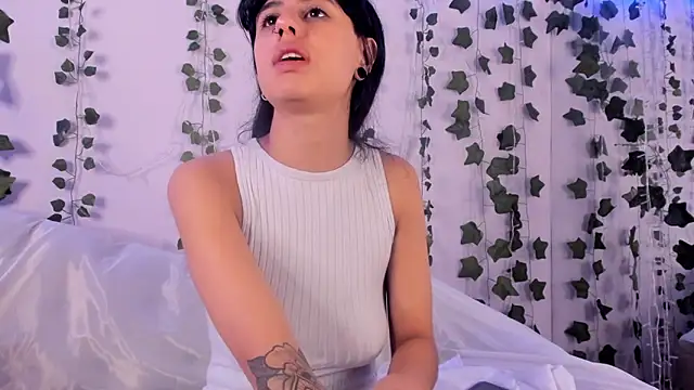 Natasha Nasty2 online show from 12/23/24, 11:17