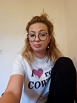 Selenna emma online show from 10/16/25, 02:07