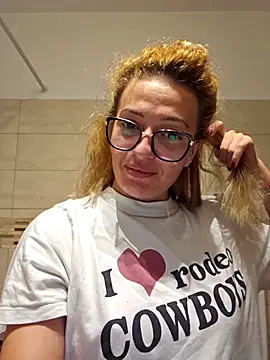 Selenna emma online show from 10/24/25, 08:27