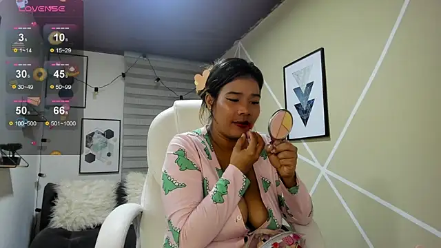 Enma  clark online show from 10/31/25, 03:29