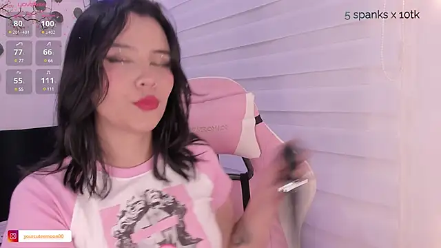 Snapshot of moonliiiight1 chatting on 01/08/25, 11:09 moonliiiight1 online show from 01/08/25, 11:09