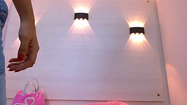 AndreaGil  online show from 11/06/25, 12:50