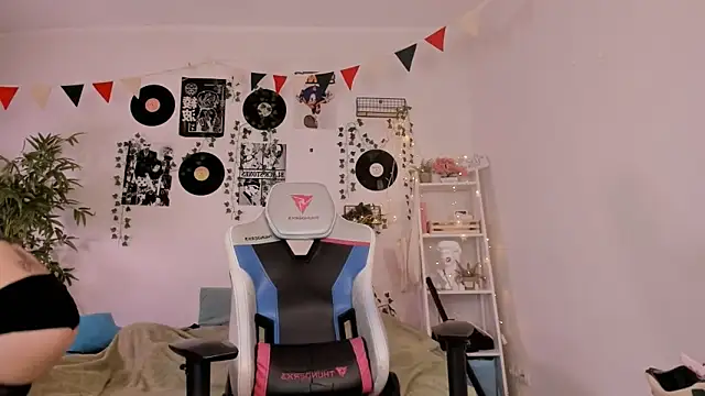 Viv Player online show from 01/30/25, 04:27