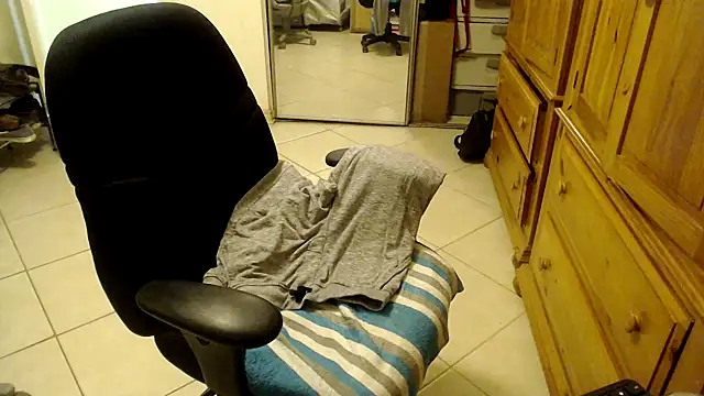 joeydee1 online show from 02/16/25, 03:59