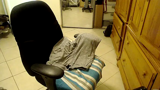 joeydee1 online show from 02/16/25, 07:05