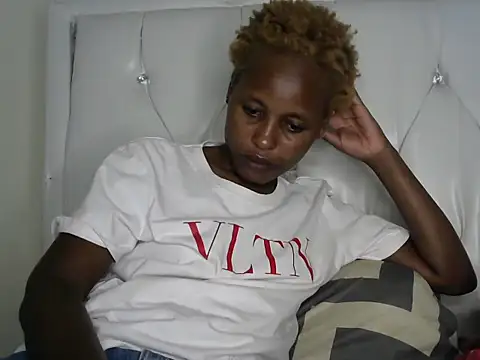 Candykitten online show from 02/03/25, 04:20