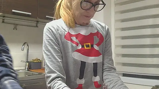 couplemilf2 online show from 11/23/25, 04:40