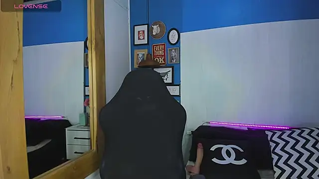 VladHellsing4 online show from 11/05/25, 01:44