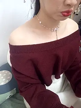 Snapshot of Lovely_kute chatting on 02/05/25, 04:37 Lovely kute online show from 02/05/25, 04:37