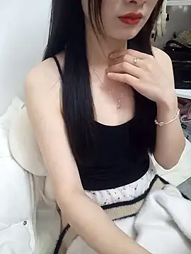 Snapshot of Lovely_kute chatting on 03/06/25, 03:45 Lovely kute online show from 03/06/25, 03:45