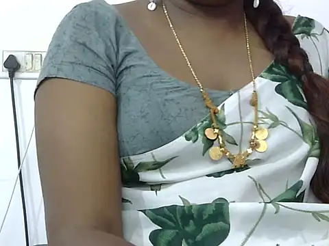 Hot akshara online show from 09/28/25, 03:50