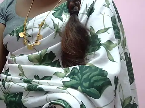 Hot akshara online show from 11/19/25, 05:46