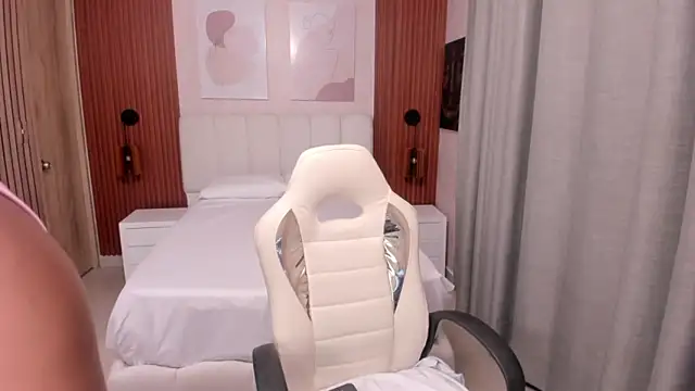 Leah Sweetie online show from 10/29/25, 10:17