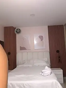 Leah Sweetie online show from 11/19/25, 10:15