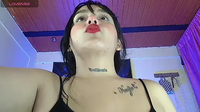 pocahonta89 online show from 11/16/25, 03:23