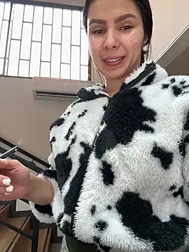 Snapshot of SofiaG_ chatting on 01/09/25, 12:52 SofiaG online show from 01/09/25, 12:52