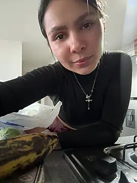 Snapshot of SofiaG_ chatting on 02/21/25, 10:37 SofiaG online show from 02/21/25, 10:37