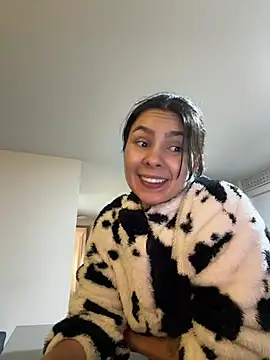 Snapshot of SofiaG_ chatting on 03/04/25, 01:34 SofiaG online show from 03/04/25, 01:34