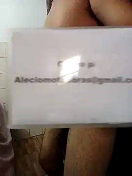 Snapshot of lele9457 chatting on 10/14/25, 03:13 lele9457 online show from 10/14/25, 03:13