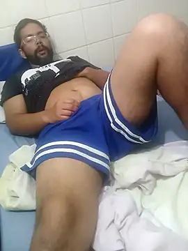 Snapshot of lele9457 chatting on 10/26/25, 12:16 lele9457 online show from 10/26/25, 12:16