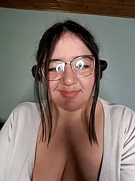 Snapshot of RubyPirsso18 chatting on 02/22/25, 01:55 RubyPirsso18 online show from 02/22/25, 01:55