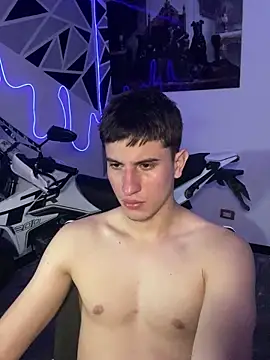 Snapshot of oliver_Lz chatting on 03/01/25, 07:41 oliver Lz online show from 03/01/25, 07:41