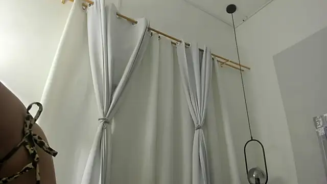 Snapshot of Gabriela_Lopez1 chatting on 12/16/24, 01:53 Gabriela Lopez1 online show from 12/16/24, 01:53