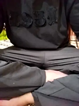 JasminePham online show from 11/08/25, 07:45