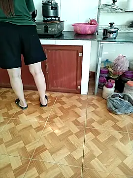 JasminePham online show from 11/12/25, 08:04