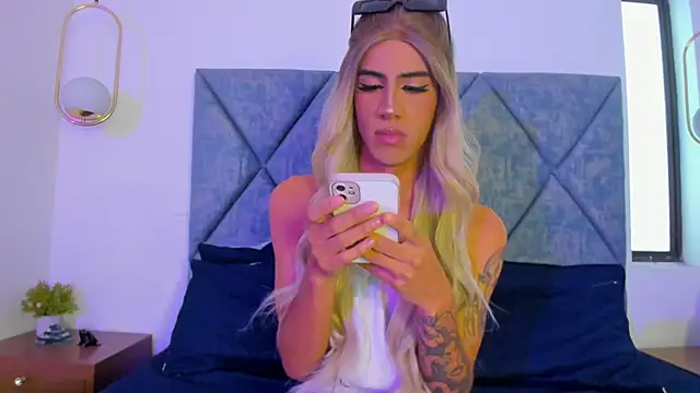 PersefoneWoods1 online show from 10/23/25, 03:00