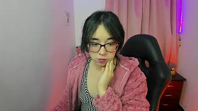 Snapshot of indra_cam chatting on 01/29/25, 05:30 indra cam online show from 01/29/25, 05:30