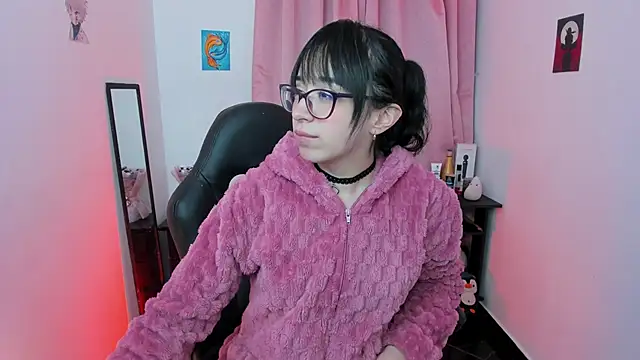 Snapshot of indra_cam chatting on 02/26/25, 05:42 indra cam online show from 02/26/25, 05:42